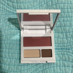 Clinique’s Apple Eyeshadow and Blush Palette